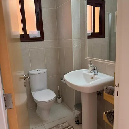 Apartman Modern Comfort & Sea View - Aphrodite Gardens