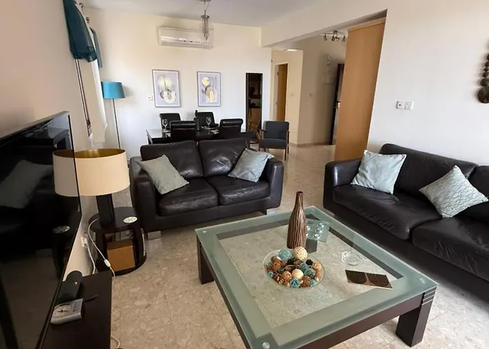 Modern Comfort & Sea View - Aphrodite Gardens 아파트 피조우리